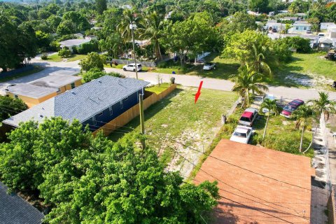 Commercial property in Lake Worth, Florida № 2250213 - photo 7