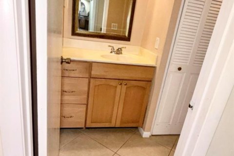 Townhouse in Palm Beach Gardens, Florida 2 bedrooms, 138.24 sq.m. № 2086974 - photo 12