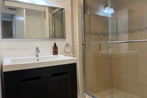 Купить кондоминиум в Уэстон, Флорида 2 спальни, 114.73м2, № 1874792 - фото 28