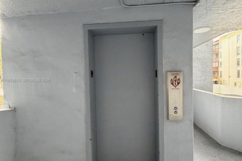 Condominio en venta en Miami, Florida, 2 dormitorios, 83.61 m2 № 2008223 - foto 3