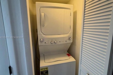 Condominio en venta en Miami, Florida, 2 dormitorios, 83.61 m2 № 2008223 - foto 21