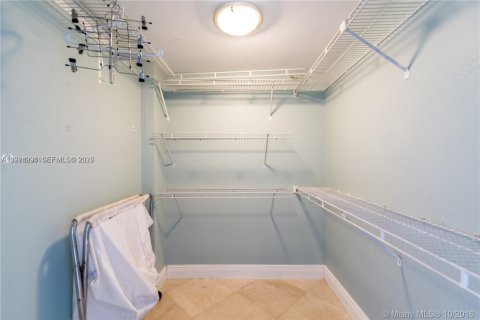 Copropriété à louer à Miami, Floride: 1 chambre, 78.04 m2 № 1986338 - photo 11