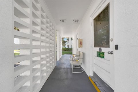 Condo in Maitland, Florida, 1 bedroom № 2143090 - photo 19