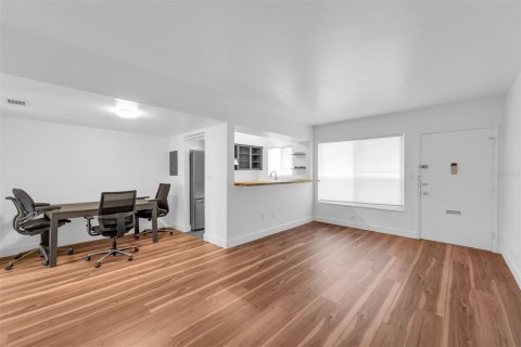 Condo in Maitland, Florida, 1 bedroom № 2143090 - photo 6