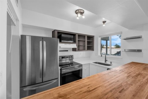 Condo in Maitland, Florida, 1 bedroom № 2143090 - photo 11