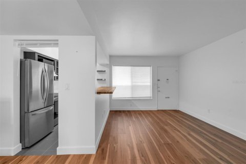 Condo in Maitland, Florida, 1 bedroom № 2143090 - photo 8