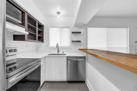 Condo in Maitland, Florida, 1 bedroom № 2143090 - photo 13