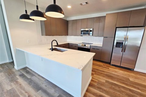 Apartamento en alquiler en Tampa, Florida, 3 dormitorios, 138.05 m2 № 1841470 - foto 2