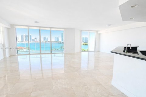 Condo in Aventura, Florida, 4 bedrooms  № 2019761