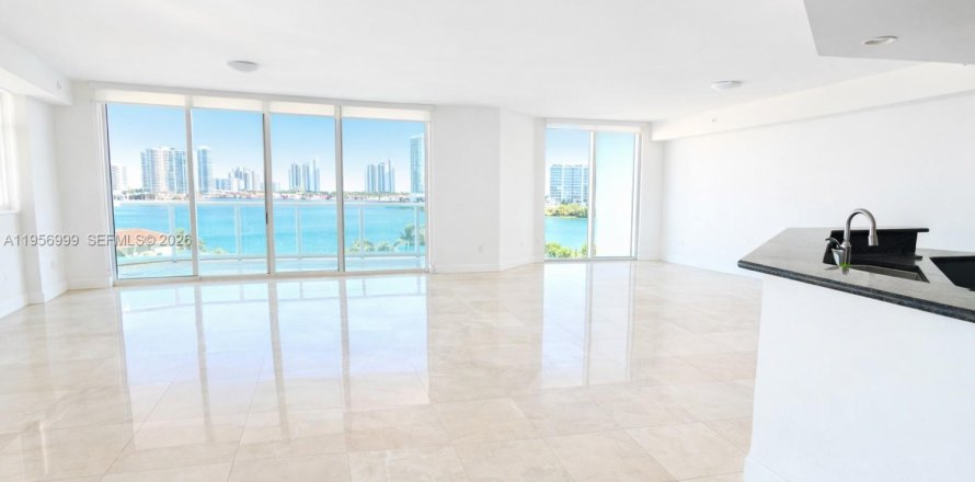 Кондоминиум с 4 спальнями в Авентура, Флорида № 2019761