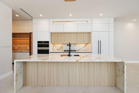 Adosado en Fort Lauderdale, Florida 3 dormitorios, 243.68 m2 № 2062816