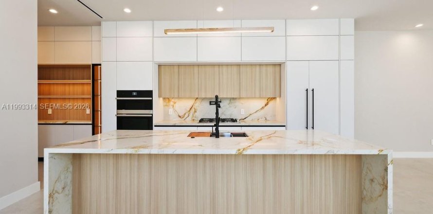 Adosado en Fort Lauderdale, Florida 3 dormitorios, 243.68 m2 № 2062816