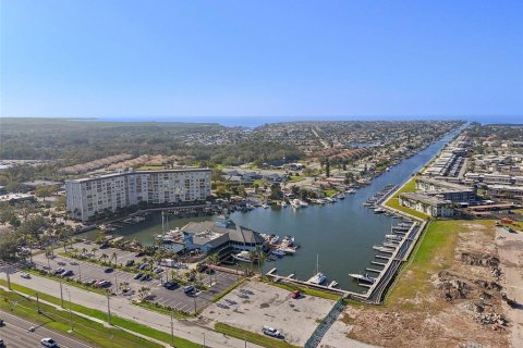 Condominio en venta en New Port Richey, Florida, 1 dormitorio, 65.22 m2 № 1723018 - foto 3