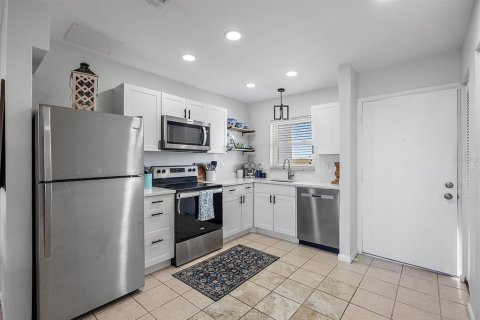 Condominio en venta en New Port Richey, Florida, 1 dormitorio, 65.22 m2 № 1723018 - foto 8