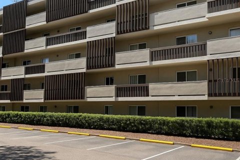 Copropriété à vendre à Clearwater, Floride: 2 chambres, 80.36 m2 № 1779071 - photo 2