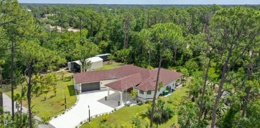 Casa en Port Charlotte, Florida 3 dormitorios, 204.76 m2 № 1722224