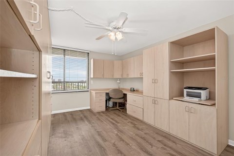 Condo in Saint Pete Beach, Florida, 2 bedrooms  № 2107685 - photo 20