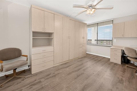 Condo in Saint Pete Beach, Florida, 2 bedrooms  № 2107685 - photo 19
