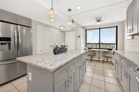 Condo in Saint Pete Beach, Florida, 2 bedrooms  № 2107685 - photo 8