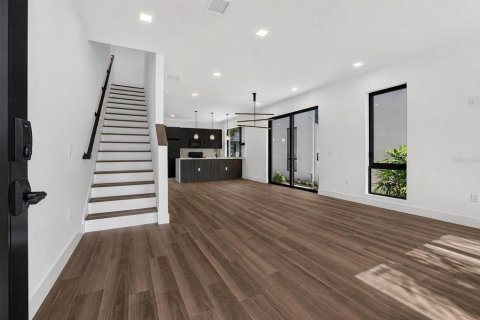 Touwnhouse à vendre à Saint Petersburg, Floride: 2 chambres, 130.06 m2 № 2238489 - photo 4