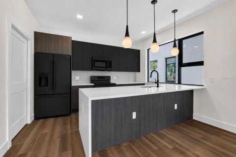 Touwnhouse à vendre à Saint Petersburg, Floride: 2 chambres, 130.06 m2 № 2238489 - photo 5