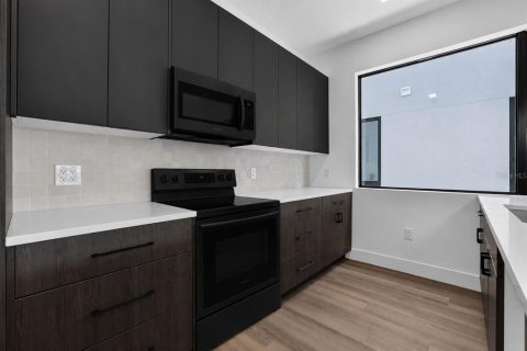 Touwnhouse à vendre à Saint Petersburg, Floride: 2 chambres, 130.06 m2 № 2238489 - photo 8