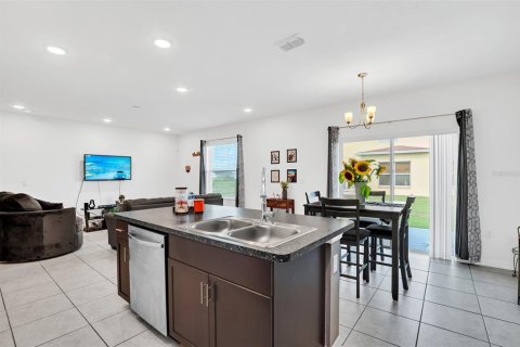 House in Kissimmee, Florida 3 bedrooms, 134.24 sq.m. № 1791227 - photo 11