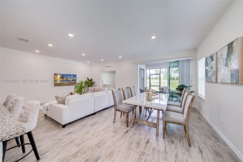 Casa en venta en Port St. Lucie, Florida, 3 dormitorios, 184.69 m2 № 2074674 - foto 8