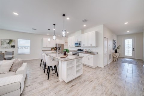 Casa en venta en Port St. Lucie, Florida, 3 dormitorios, 184.69 m2 № 2074674 - foto 12