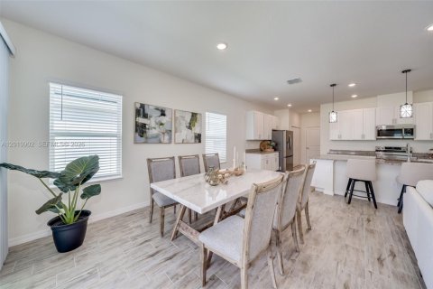 Casa en venta en Port St. Lucie, Florida, 3 dormitorios, 184.69 m2 № 2074674 - foto 9
