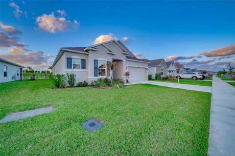 Casa en venta en Port St. Lucie, Florida, 3 dormitorios, 184.69 m2 № 2074674 - foto 3