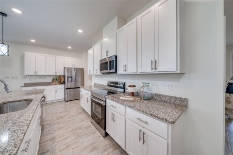 Casa en venta en Port St. Lucie, Florida, 3 dormitorios, 184.69 m2 № 2074674 - foto 15