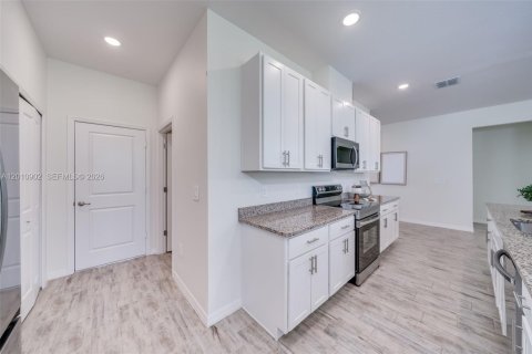 Casa en venta en Port St. Lucie, Florida, 3 dormitorios, 184.69 m2 № 2074674 - foto 17