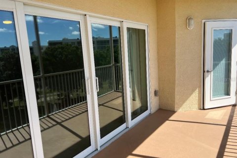 Condo in Largo, Florida, 2 bedrooms № 2215601 - photo 14