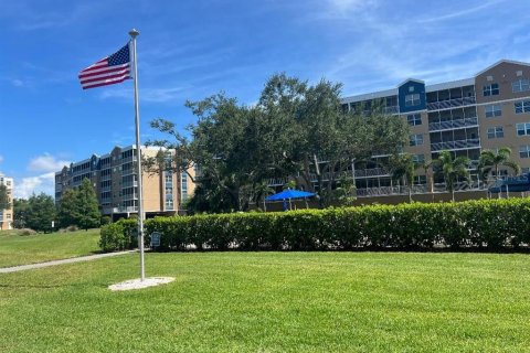 Condo in Largo, Florida, 2 bedrooms  № 2215601
