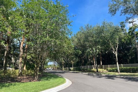 Condo in Largo, Florida, 2 bedrooms № 2215601 - photo 26