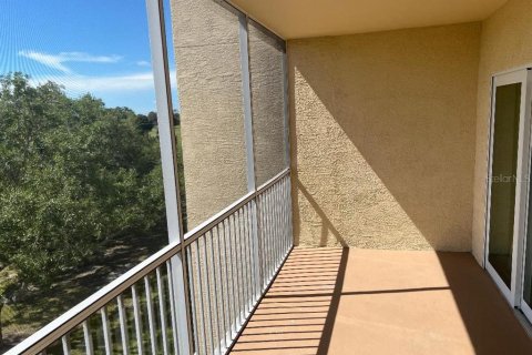 Condo in Largo, Florida, 2 bedrooms № 2215601 - photo 12
