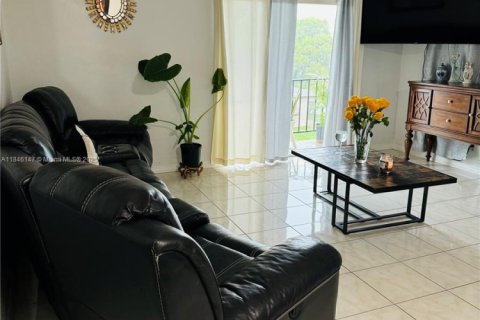 Condominio en venta en Hollywood, Florida, 2 dormitorios, 78.04 m2 № 1842707 - foto 6