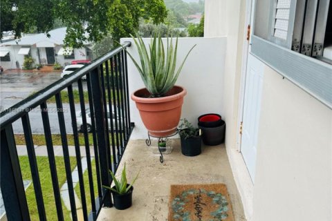 Condominio en venta en Hollywood, Florida, 2 dormitorios, 78.04 m2 № 1842707 - foto 13