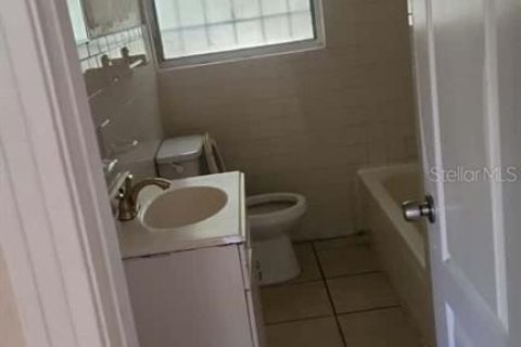 Casa en alquiler en Orlando, Florida, 3 dormitorios, 117.8 m2 № 2148487 - foto 3