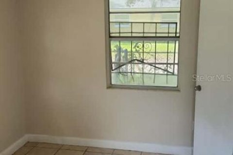 Casa en alquiler en Orlando, Florida, 3 dormitorios, 117.8 m2 № 2148487 - foto 11