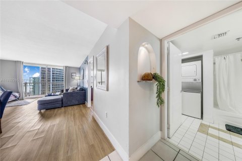 Condo à Miami, Floride, 1 chambre  № 1994650