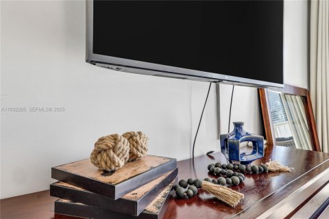 Copropriété à vendre à Miami, Floride: 1 chambre, 76.64 m2 № 1994650 - photo 17
