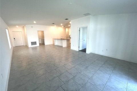 Villa ou maison à louer à Haines City, Floride: 4 chambres, 169.18 m2 № 2312264 - photo 5