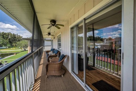 House in Palm Harbor, Florida 3 bedrooms, 140.19 sq.m. № 1907351 - photo 23