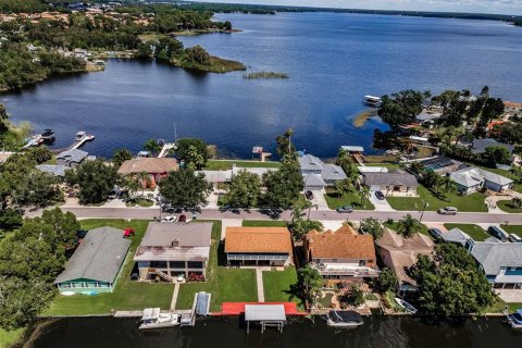 House in Palm Harbor, Florida 3 bedrooms, 140.19 sq.m. № 1907351 - photo 1