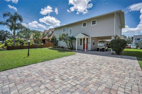 House in Palm Harbor, Florida 3 bedrooms, 140.19 sq.m. № 1907351 - photo 7