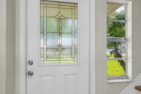 House in Palm Harbor, Florida 3 bedrooms, 140.19 sq.m. № 1907351 - photo 12