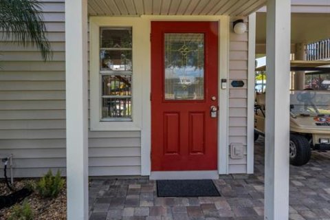 House in Palm Harbor, Florida 3 bedrooms, 140.19 sq.m. № 1907351 - photo 11