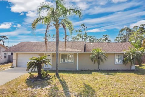 House in Edgewater, Florida 3 bedrooms, 211.82 sq.m. № 2102930